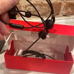 NWT never used peleton x urbanears sumpan headphones